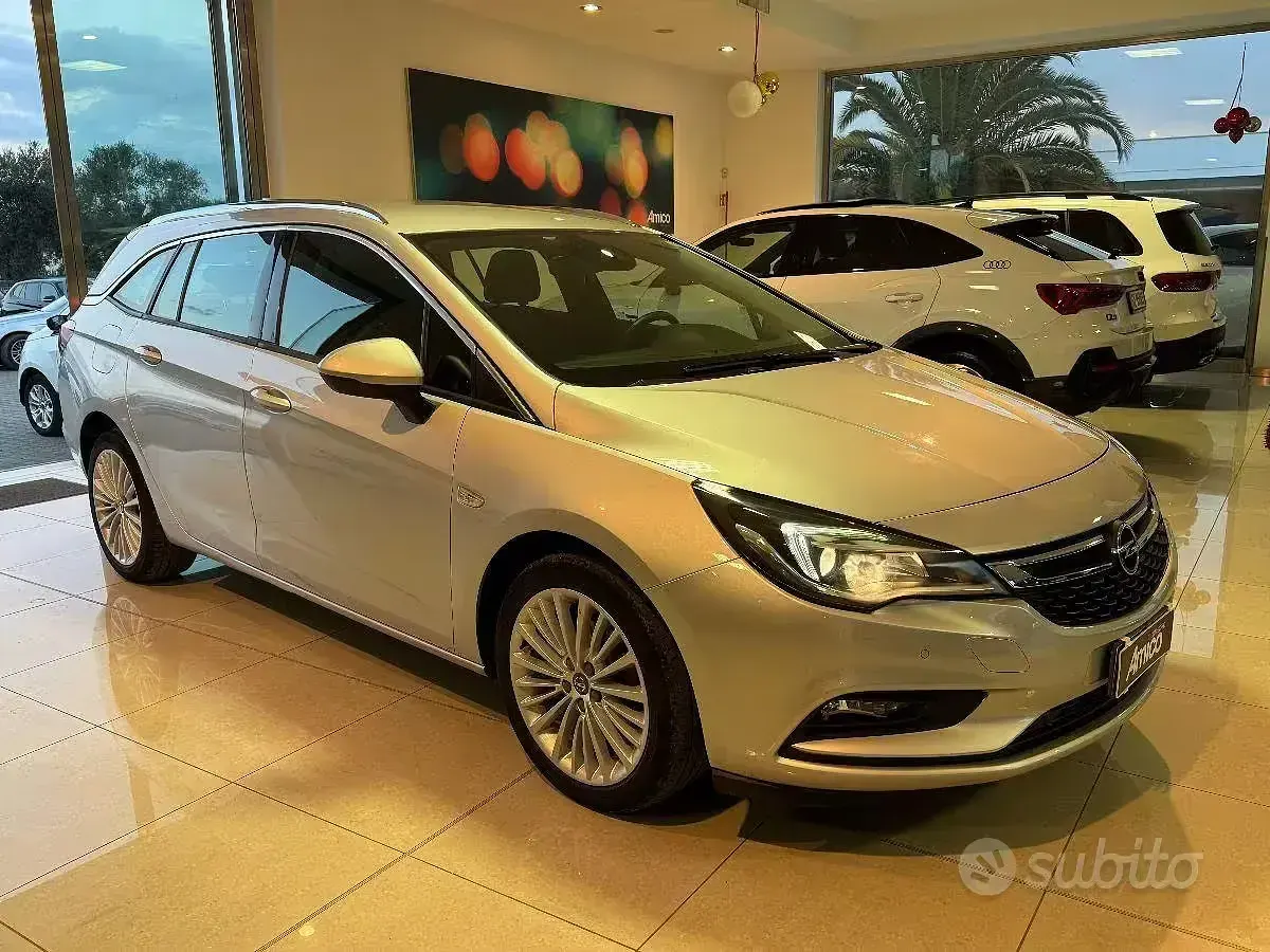 Usata Opel Astra Innovation 110 CV (80 kW) 2018 Grigio chiaro Station wagon