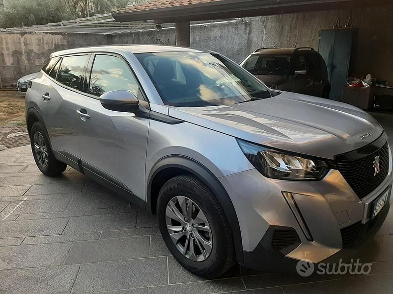 Grigio Usata 2020 Peugeot 2008 SUV | 16.200 € (Cara) - Immagine 1/4
