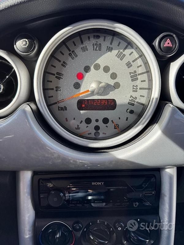 Grigio Usata 2004 Mini Cooper Due volumi | 2200 € - Immagine 1/4