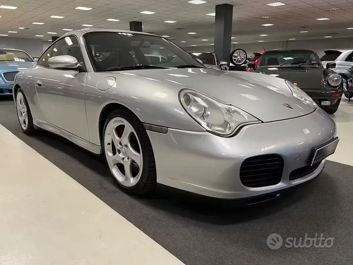 Usata Porsche 911 Carrera 4S 320 CV (235 kW) 2002 Grigio Coupé