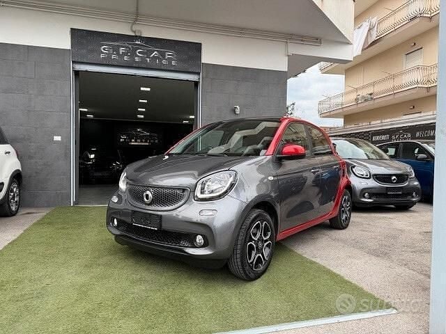 Usata Smart ForFour 89 CV (65 kW) 2019 Grigio Utilitaria