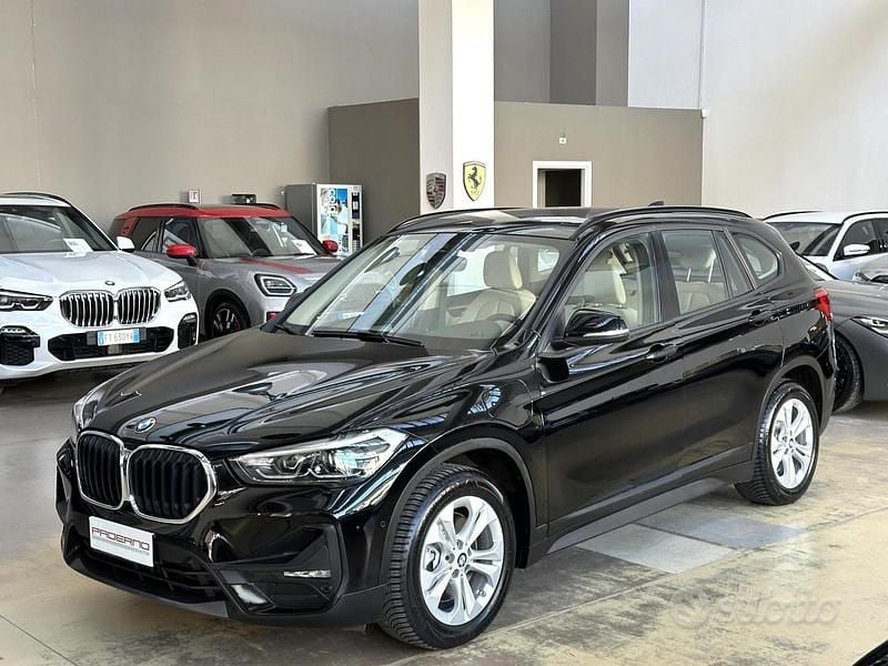 Usata BMW X1 Advantage 125 CV (91 kW) 2020 Schwarz SUV