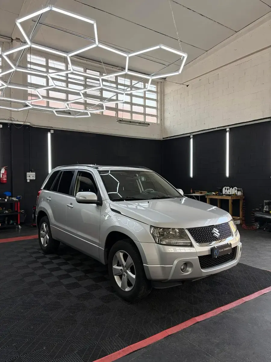Usata Suzuki Grand Vitara 129 CV (94 kW) 2012 Argento SUV