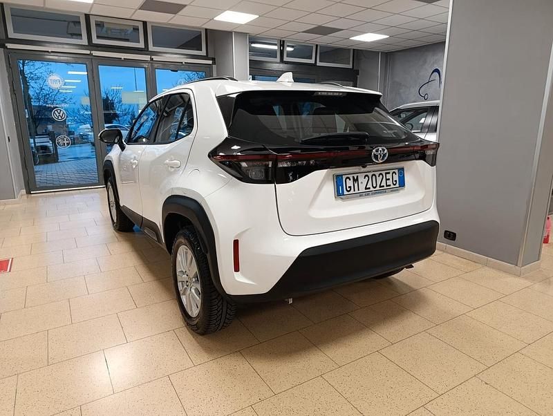 Usata Toyota Yaris Hybrid Active 92 CV (67 kW) 2023 Bianco Station wagon