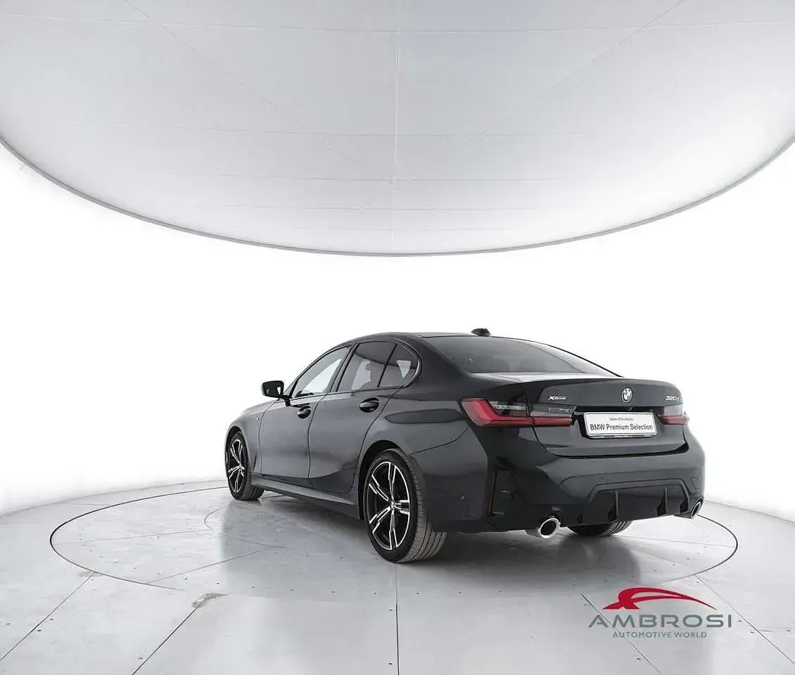 Gebraucht BMW 320 M Sport 190 PS (139 kW) 2023 Schwarz Limousine