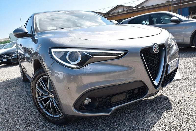Usata Alfa Romeo Stelvio Executive 180 CV (132 kW) 2017 Grigio SUV