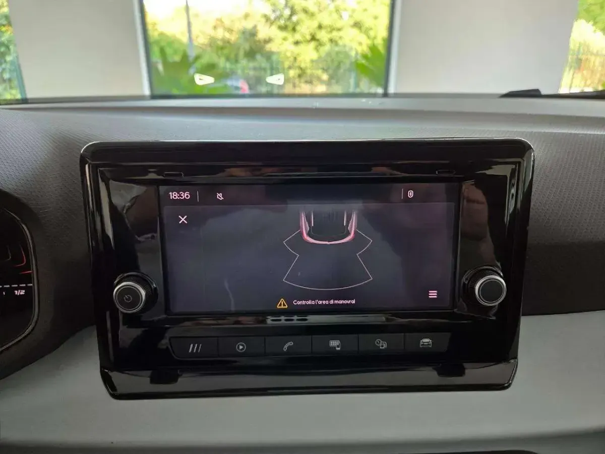 Usata Seat Arona Style 95 CV (69 kW) 2023 Argento SUV