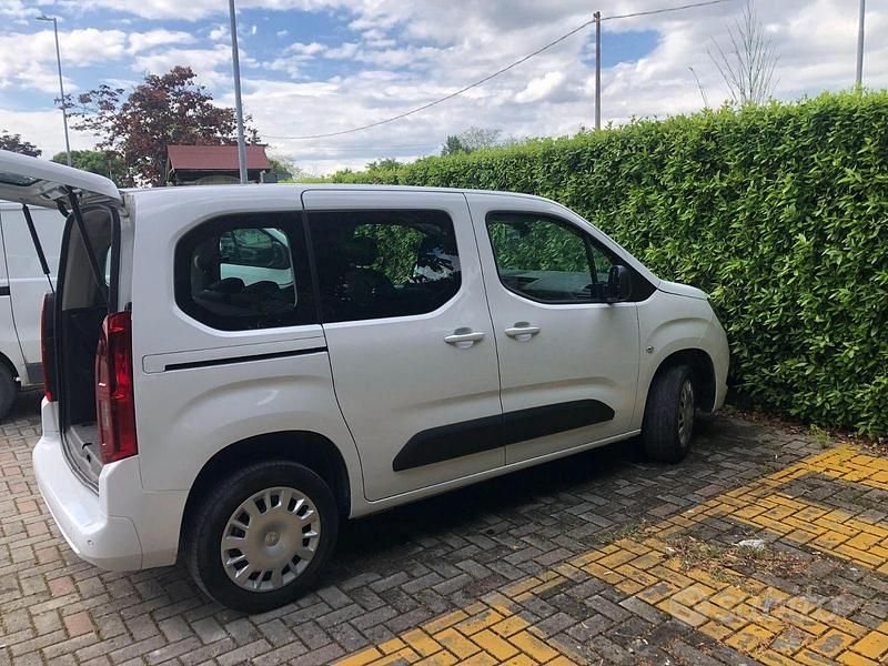Usata Opel Combo Life Edition 102 CV (75 kW) 2023 Bianco Berlina
