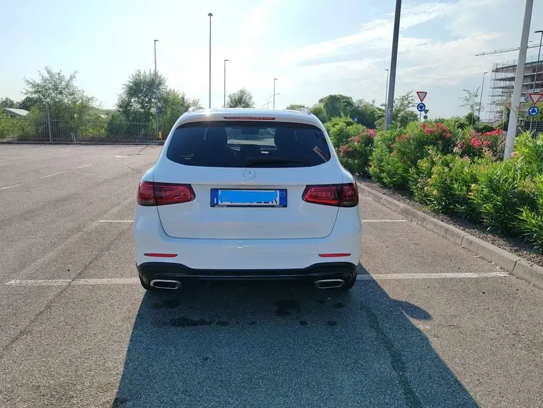 Usata Mercedes GLC300 Premium Plus 245 CV (180 kW) 2019 Bianco SUV