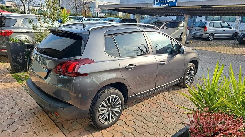 Usata Peugeot 2008 Allure 82 CV (60 kW) 2016 Grigio SUV