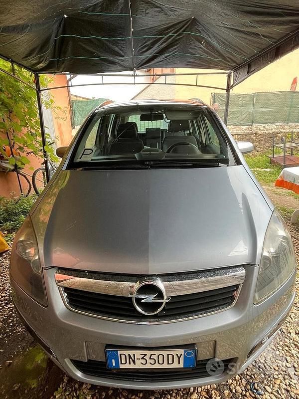 Usata Opel Zafira 94 CV (69 kW) 2008 Grigio Monovolume