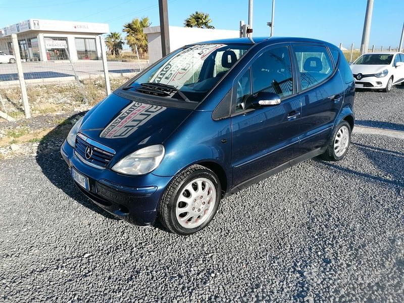 Blu Usata 2001 Mercedes A170 Elegance Tre volumi | 1800 € (Cara) - Immagine 1/4