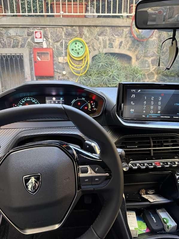 Usata Peugeot 208 Style 110 CV (80 kW) 2025 Nero Utilitaria