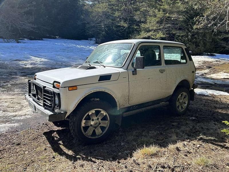 Usata Lada niva 80 CV (58 kW) 2009 SUV