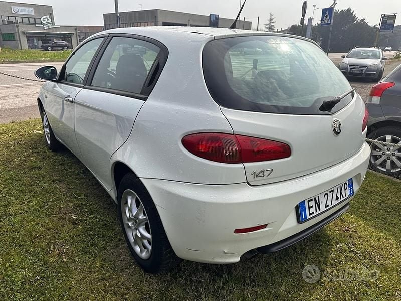 Usata Alfa Romeo 147 Progression 2010 Bianco Utilitaria