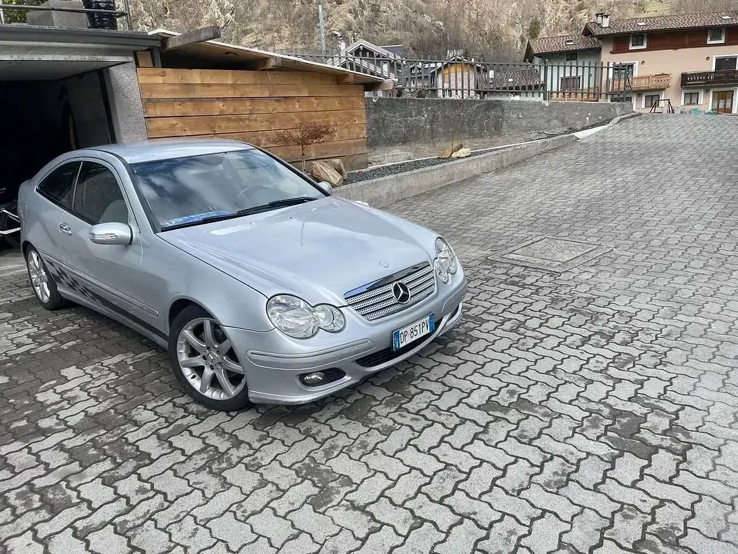 Usata Mercedes C220 Avantgarde 150 CV (110 kW) 2008 Coupé