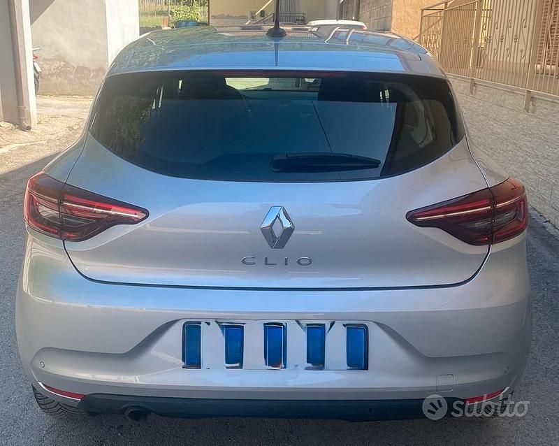 Usata Renault Clio V 86 CV (63 kW) 2020 Grigio Berlina