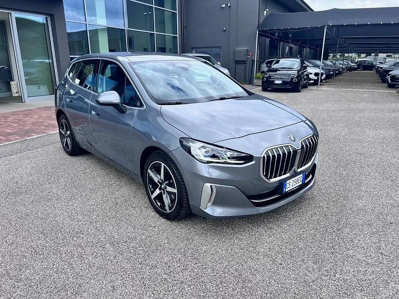 Usata BMW 218 Active Tourer Luxury Line 150 CV (110 kW) 2023 Grigio medio Monovolume