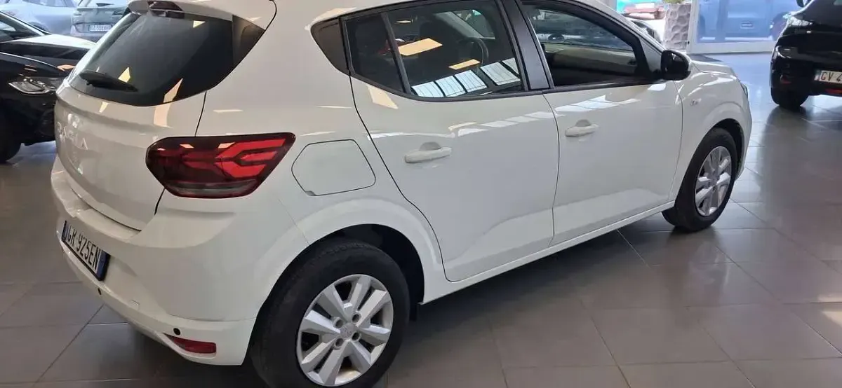 Usata Dacia Sandero Comfort 67 CV (49 kW) 2024 Bianco Berlina