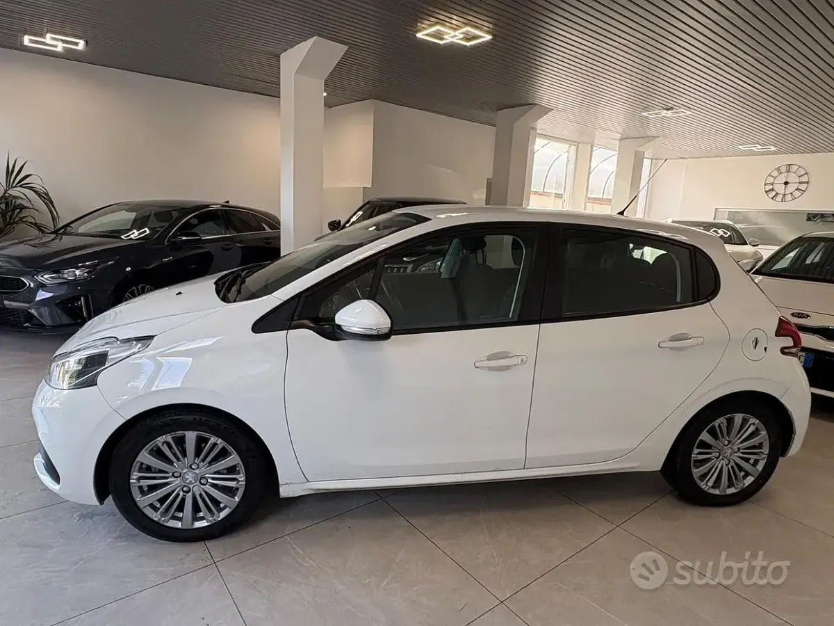 Usata Peugeot 208 Allure 82 CV (60 kW) 2019 Bianco Utilitaria