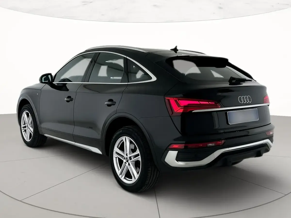 Usata Audi Q5 Sportback S-line plus 204 CV (150 kW) 2023 Mythosschwarz metallic SUV
