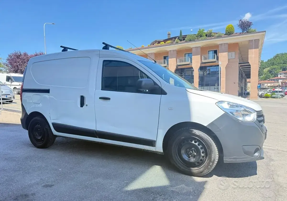Usata Dacia Dokker 75 CV (55 kW) 2016 Bianco Monovolume