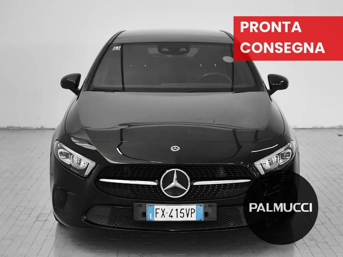 Usata Mercedes A180 116 CV (85 kW) 2019 Nero Utilitaria