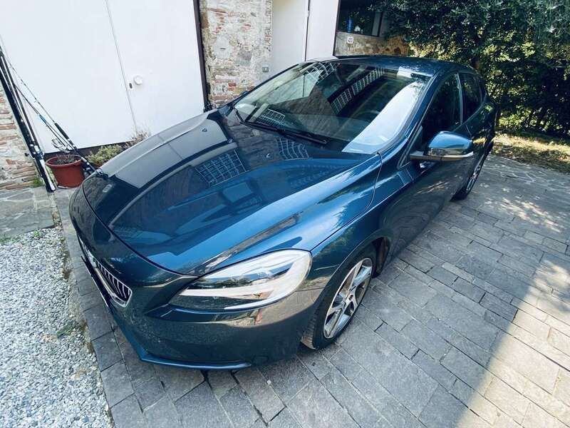 Usata 2019 Volvo V40 Business Edition Station wagon | 13.700 € (Buon prezzo) - Immagine 1/4