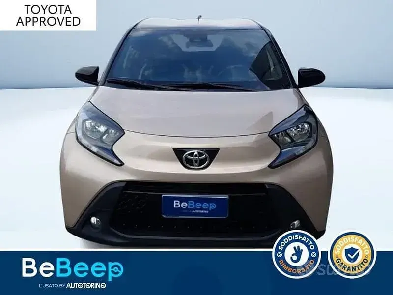 Usata Toyota Aygo X Trend 72 CV (52 kW) 2022 Beige SUV
