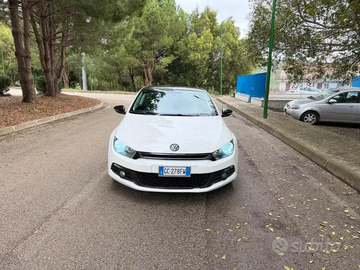 Usata VW Scirocco 140 CV (102 kW) 2010 Bianco Coupé