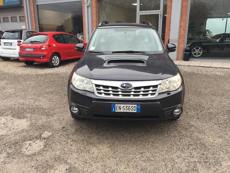 Usata Subaru Forester Comfort 146 CV (107 kW) 2012 Nero SUV