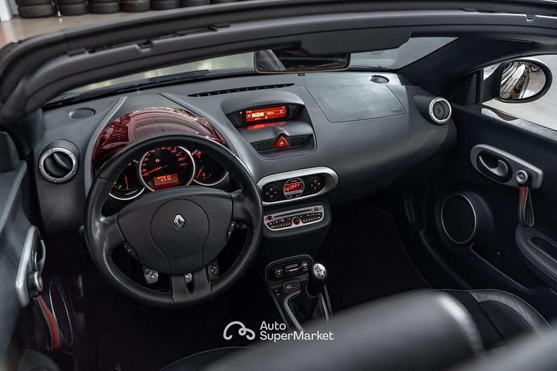 Usata Renault Wind Night&Day 101 CV (74 kW) 2011 Nero Cabrio