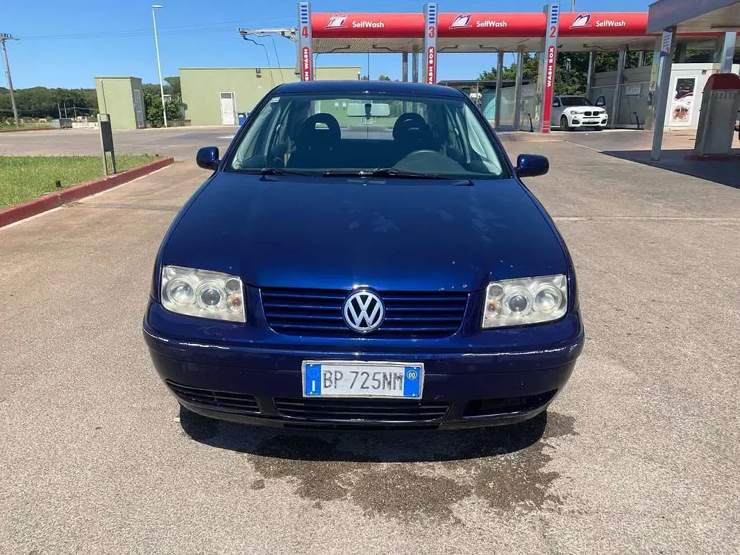 Usata VW Bora 150 CV (110 kW) 2000 Blu/azzurro Berlina