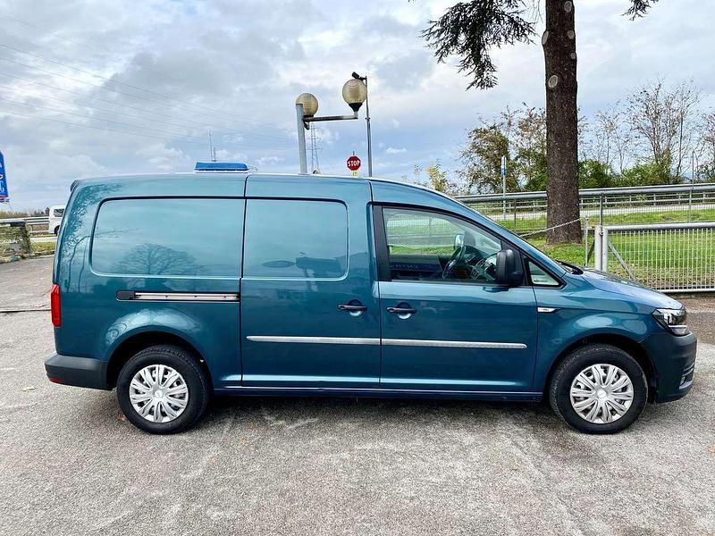 Usata VW Caddy Maxi 102 CV (75 kW) 2018 Blu Monovolume