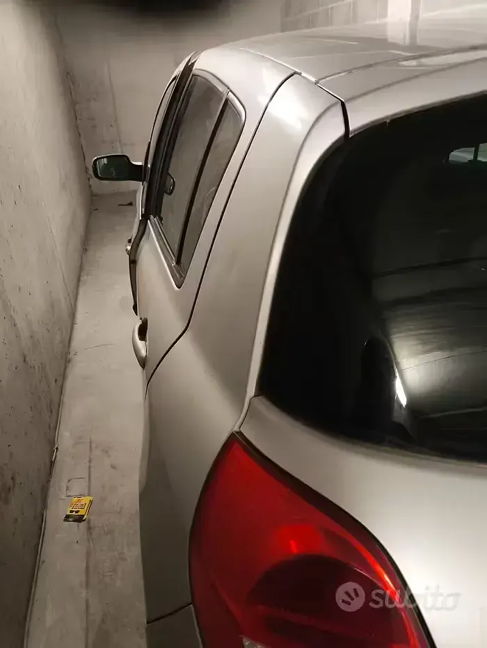 Usata Renault Clio III 75 CV (55 kW) 2009 Grigio Berlina