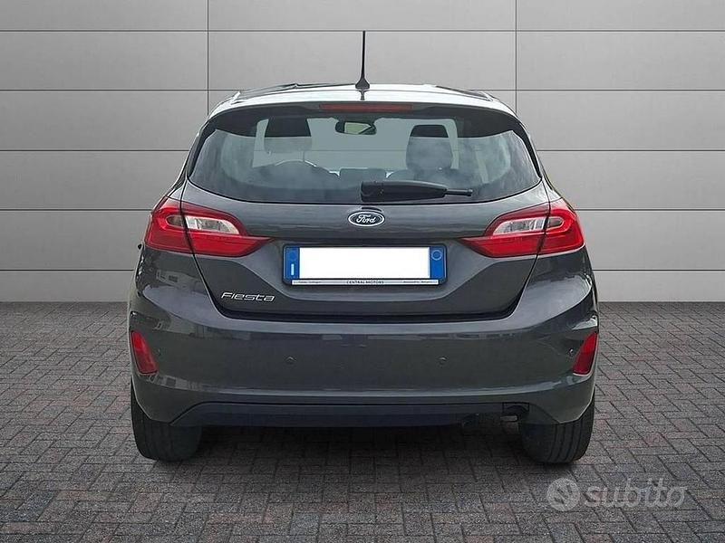 Usata Ford Fiesta Titanium 86 CV (63 kW) 2018 Grigio Utilitaria