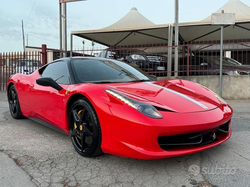 Usata Ferrari 458 570 CV (419 kW) 2011 Rosso Coupé