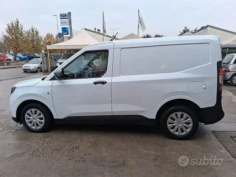 Usata Ford Transit Courier Trend 100 CV (73 kW) 2024 Bianco Furgone
