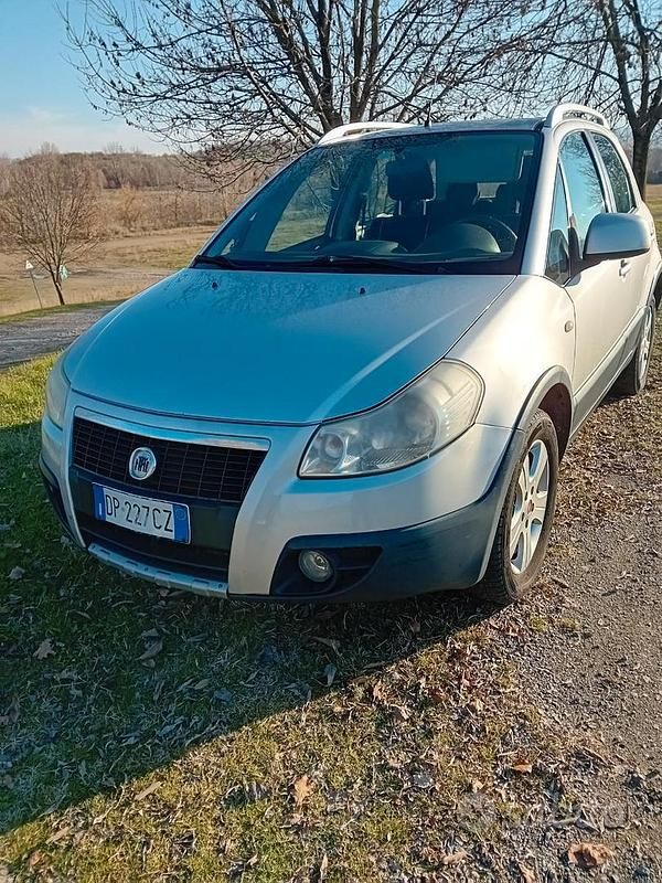 Usata Fiat Sedici 2008 Grigio SUV