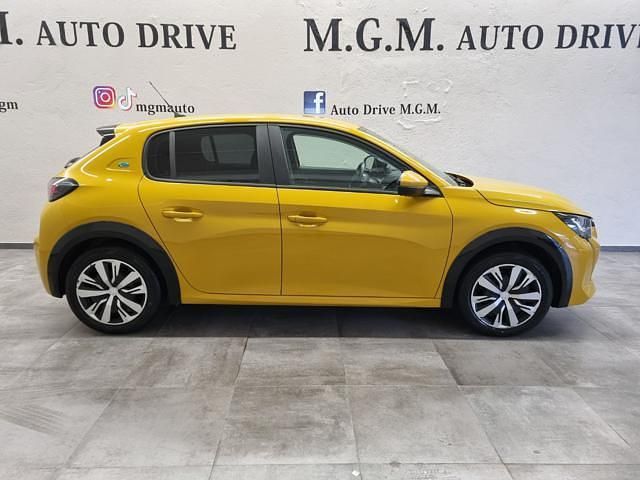 Usata Peugeot e-208 Active 100 kW (136 CV) 2020 Giallo Utilitaria