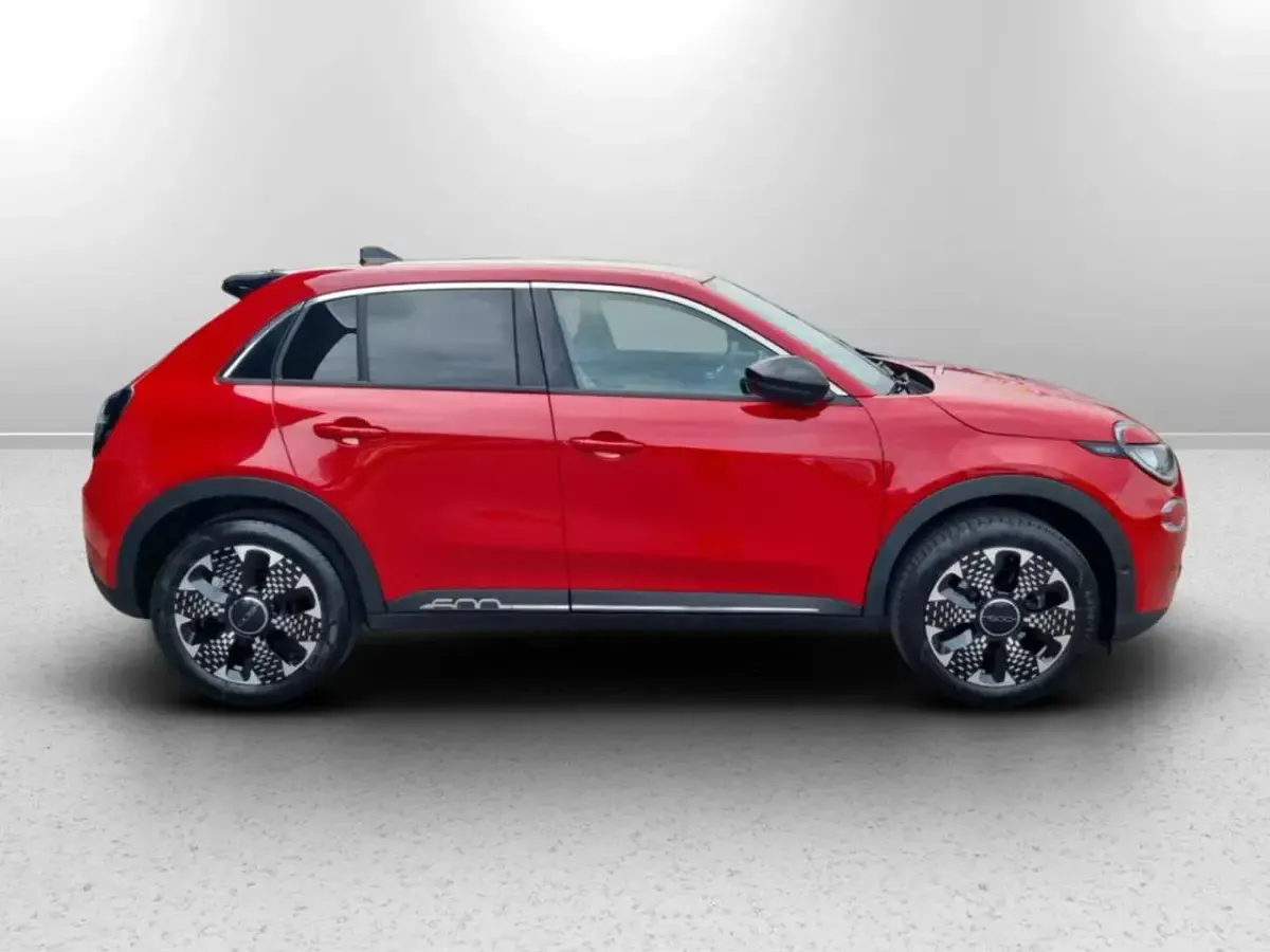 Usata Fiat 600 La Prima 110 CV (80 kW) 2025 Rosso SUV