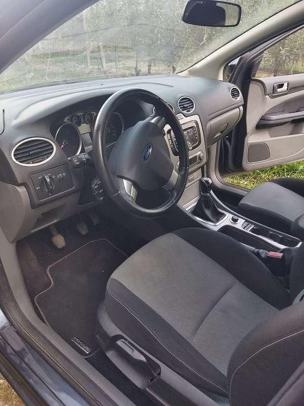 Usata Ford Focus 90 CV (66 kW) 2010 Grigio Berlina