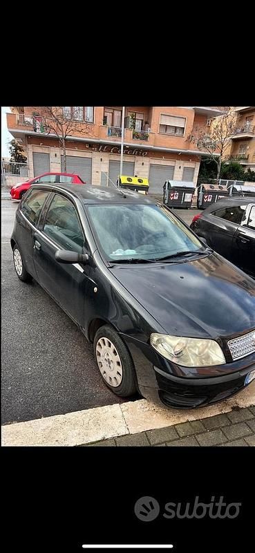 Usata Fiat Punto Active 60 CV (44 kW) 2009 Nero Berlina