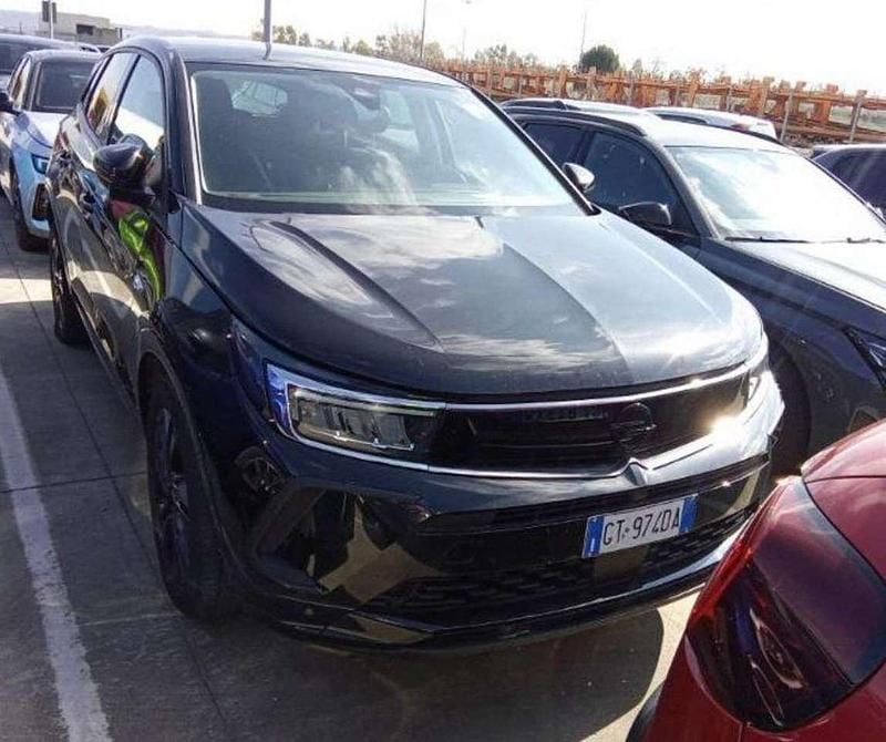 Usata Opel Grandland X 131 CV (96 kW) 2024 Nero / metallizzato SUV