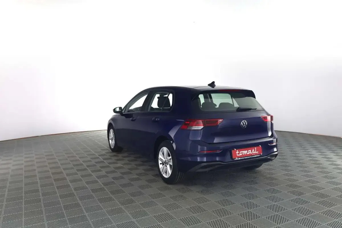Usata VW Golf VIII Life 110 CV (80 kW) 2023 Atlantic blue Berlina