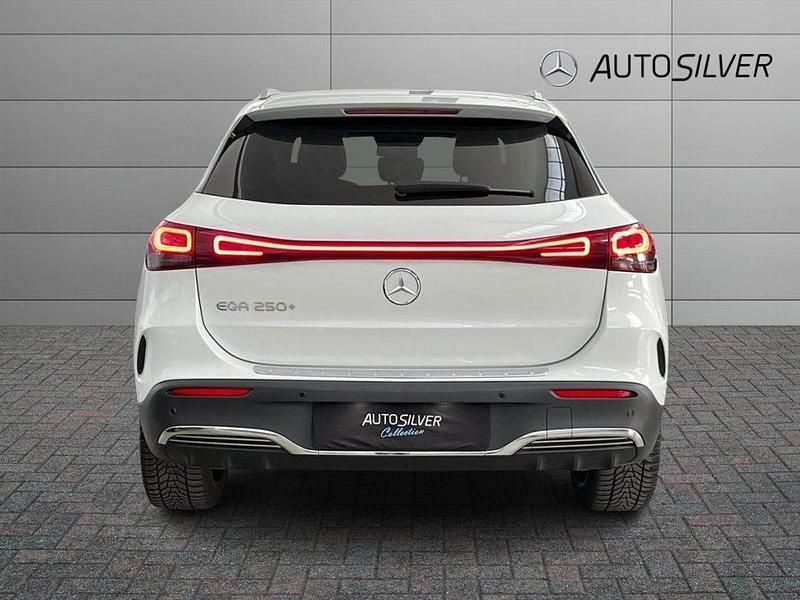 Usata Mercedes EQA250+ Premium Plus 94 kW (129 CV) 2023 Bianco / pastello SUV
