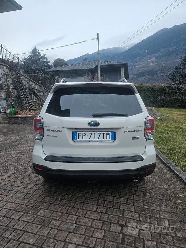 Usata Subaru Forester 147 CV (108 kW) 2018 Bianco SUV