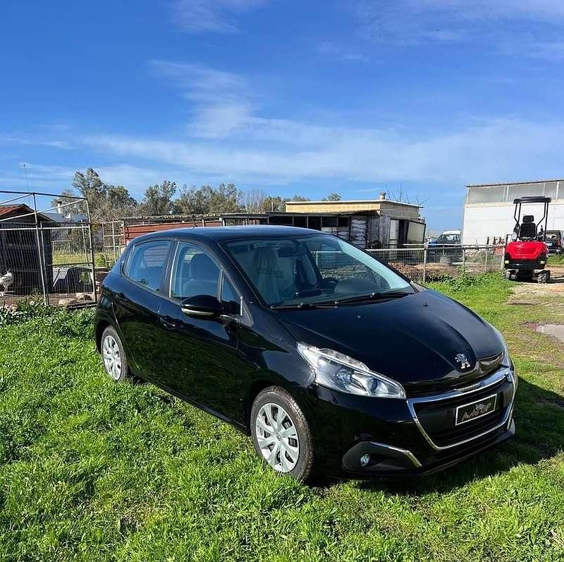 Usata Peugeot 208 Allure 68 CV (50 kW) 2015 Nero Utilitaria