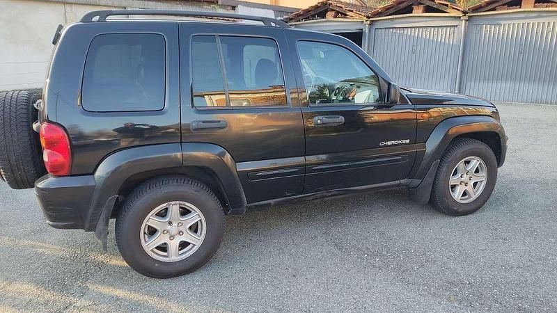 Second-hand Jeep Cherokee Limited 150 CP (110 kW) 2003 Negru SUV