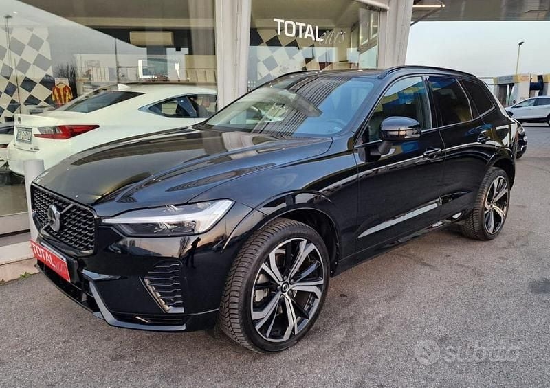 Usata Volvo XC60 Plus 197 CV (144 kW) 2023 Nero metallizzato SUV